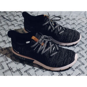 Women's NIKE AIR MAX Running Shoe Black/Grey Sizes 9